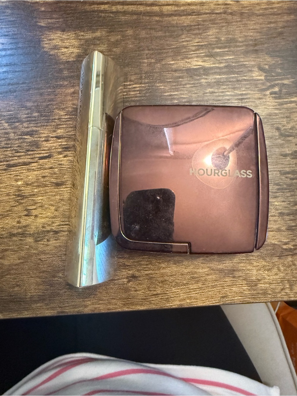 Hourglass Metallic Bronze Compact Makeup Case